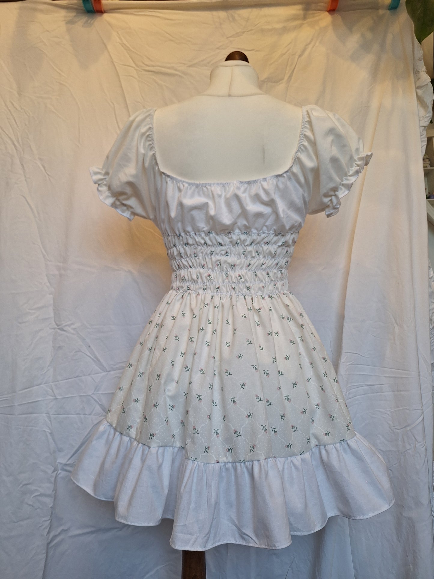 Sukienka milkmaid różowe kwiatki XS/S