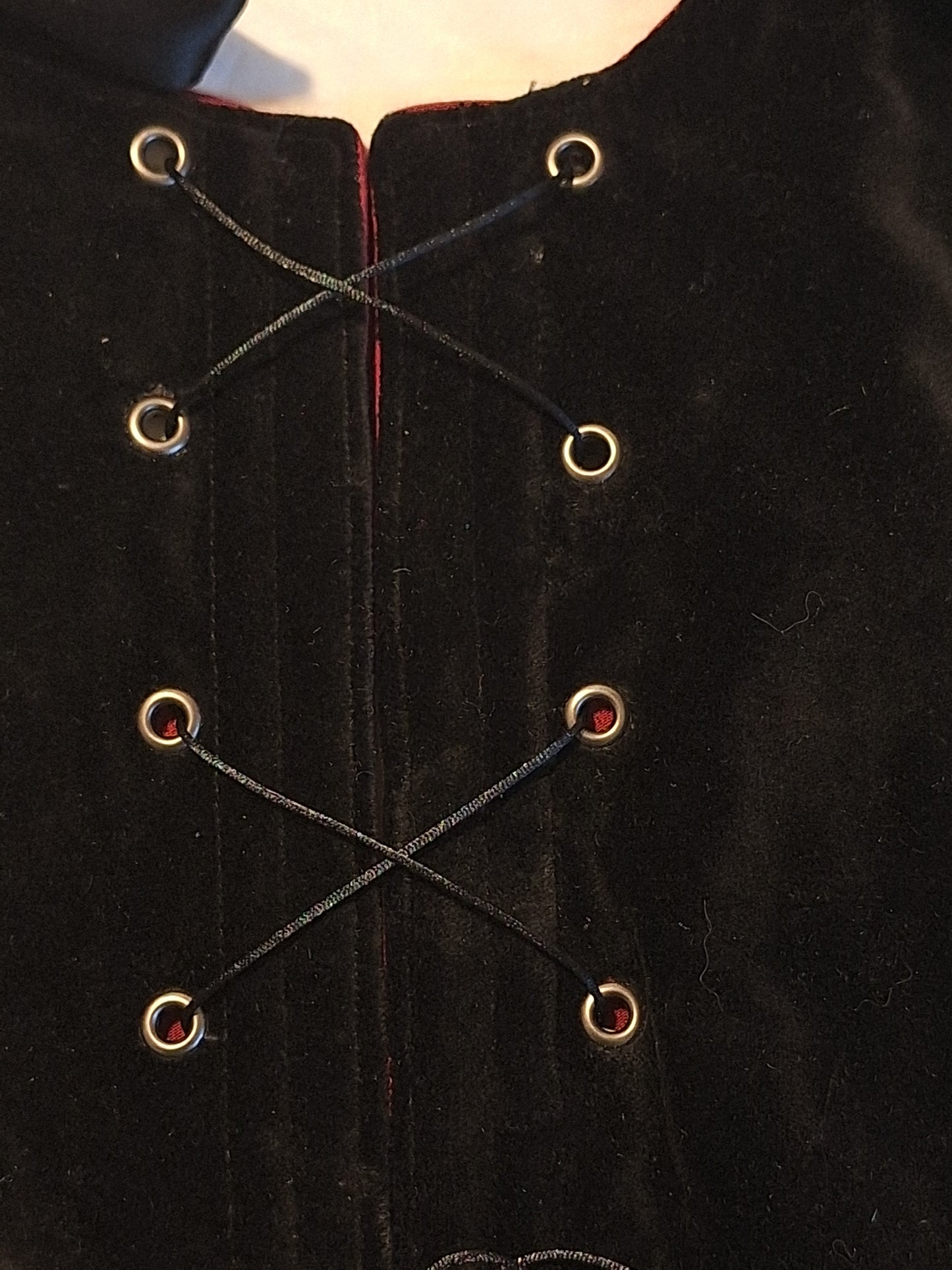 Gorset welurowy z wycięciem