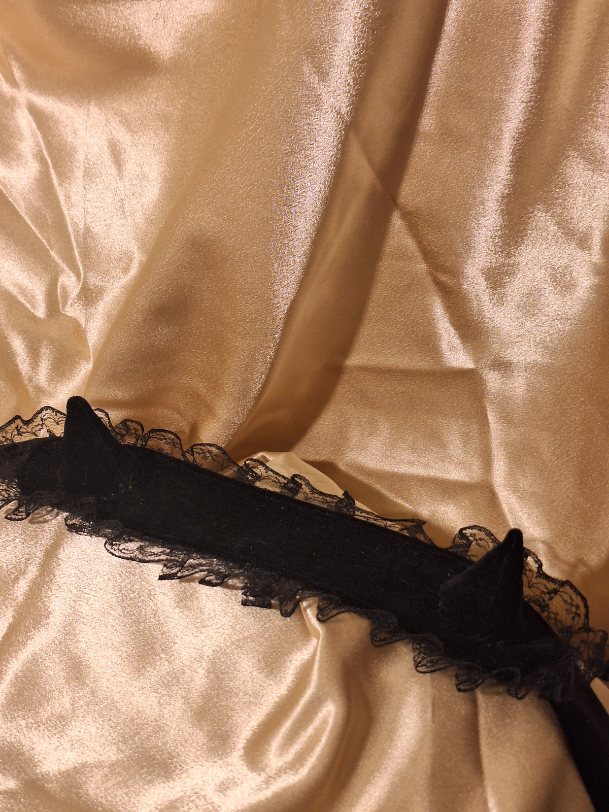 Headdress BLACK VELVET DEVIL