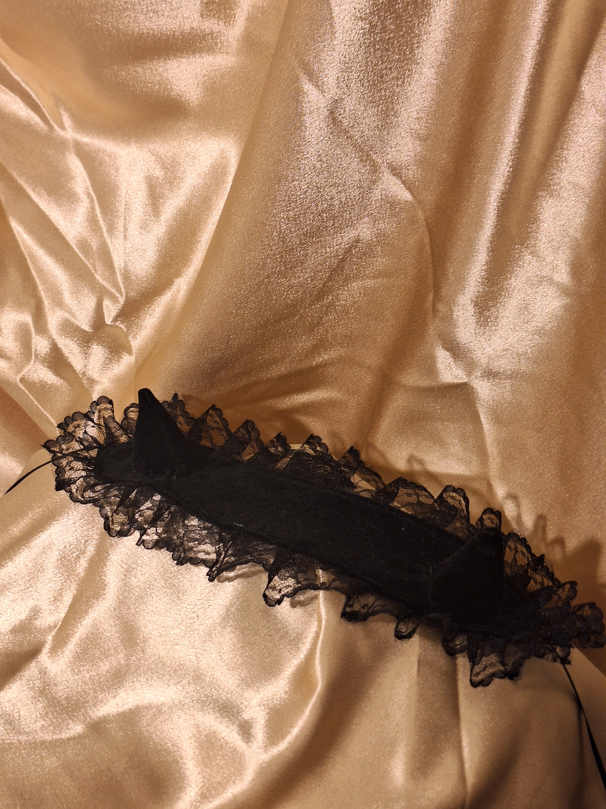 Headdress BLACK VELVET DEVIL II