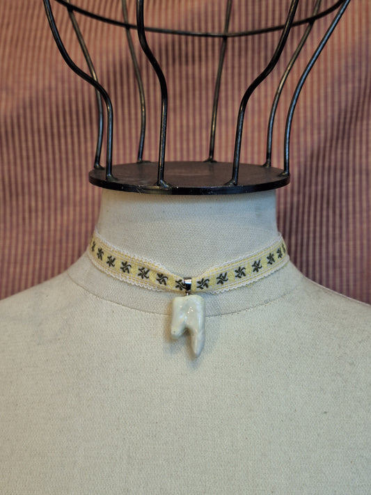 Naszyjnik choker TOOTH