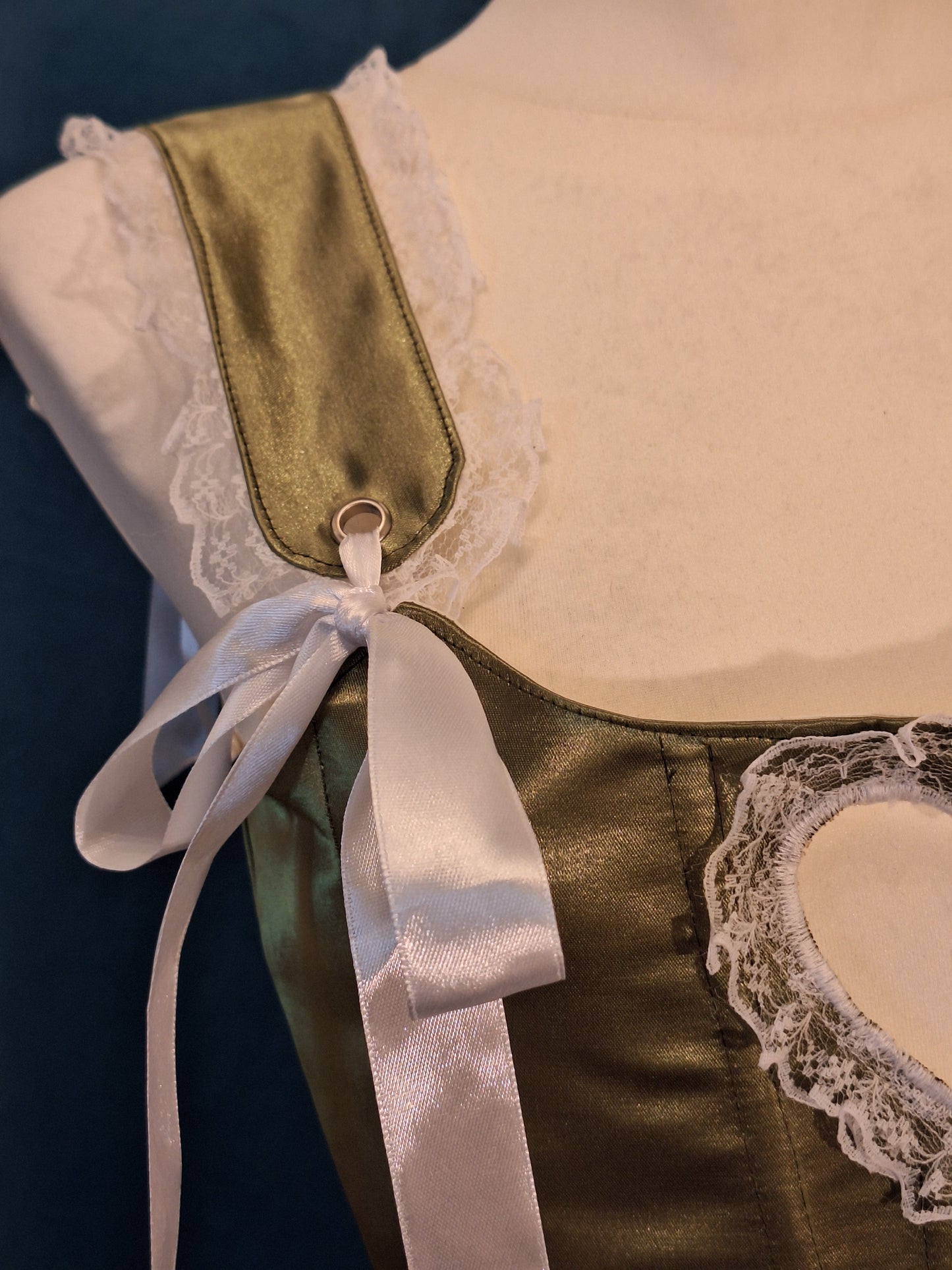 Gorset z wycięciem zielony