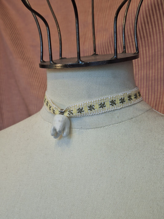 Naszyjnik choker TOOTH