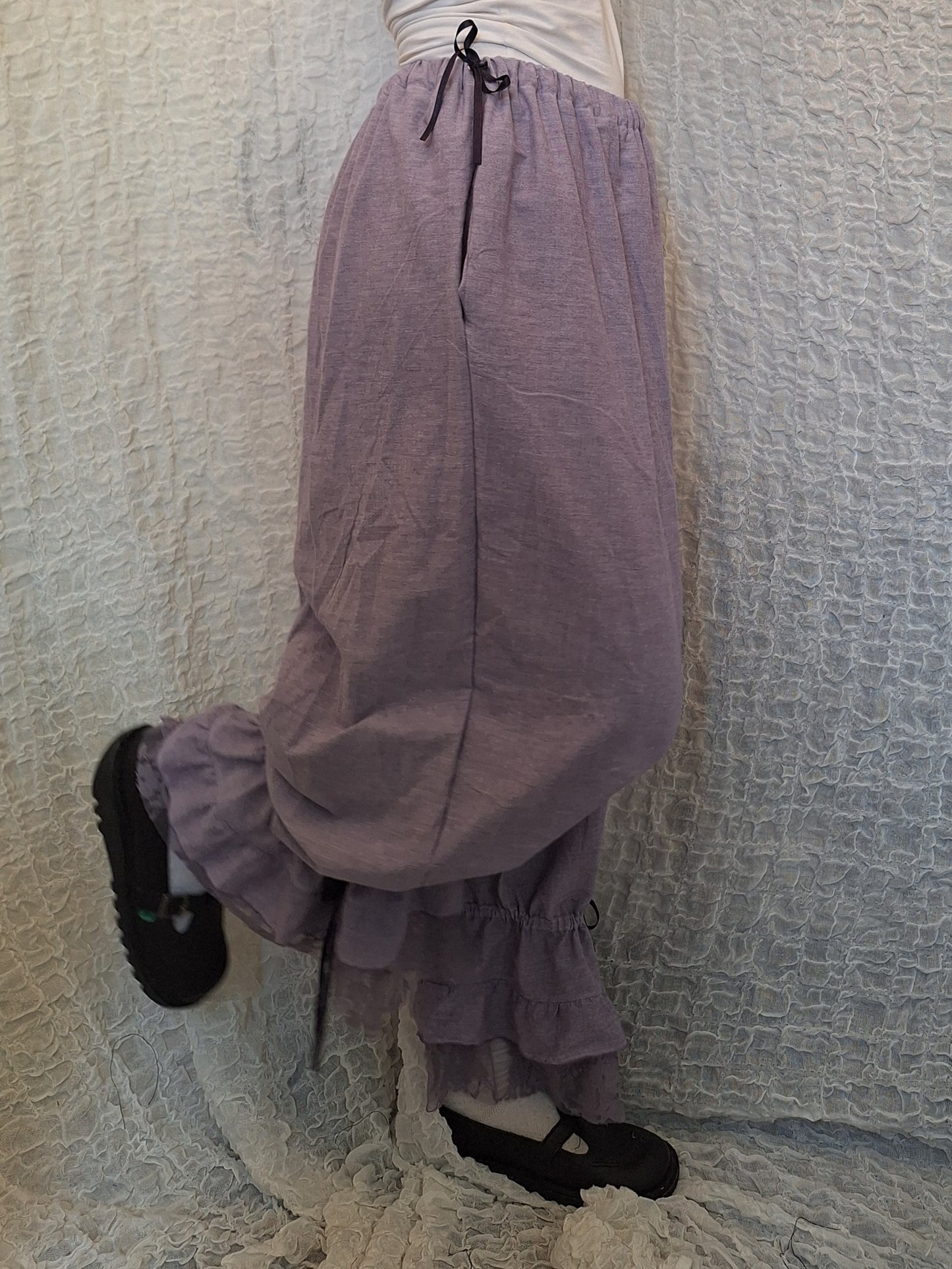 Szerokie spodnie z falbanami lavender
