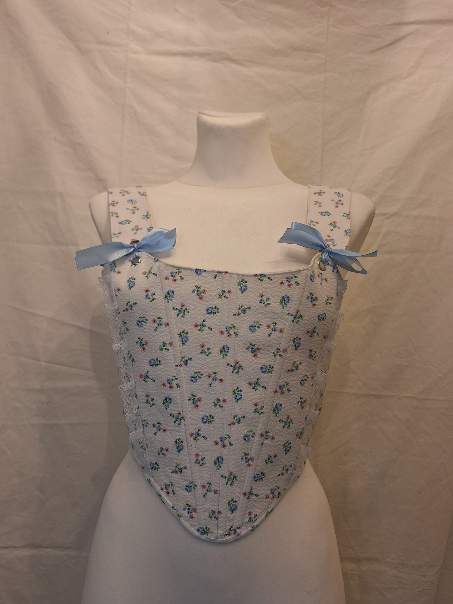 Gorset w drobne kwiatki