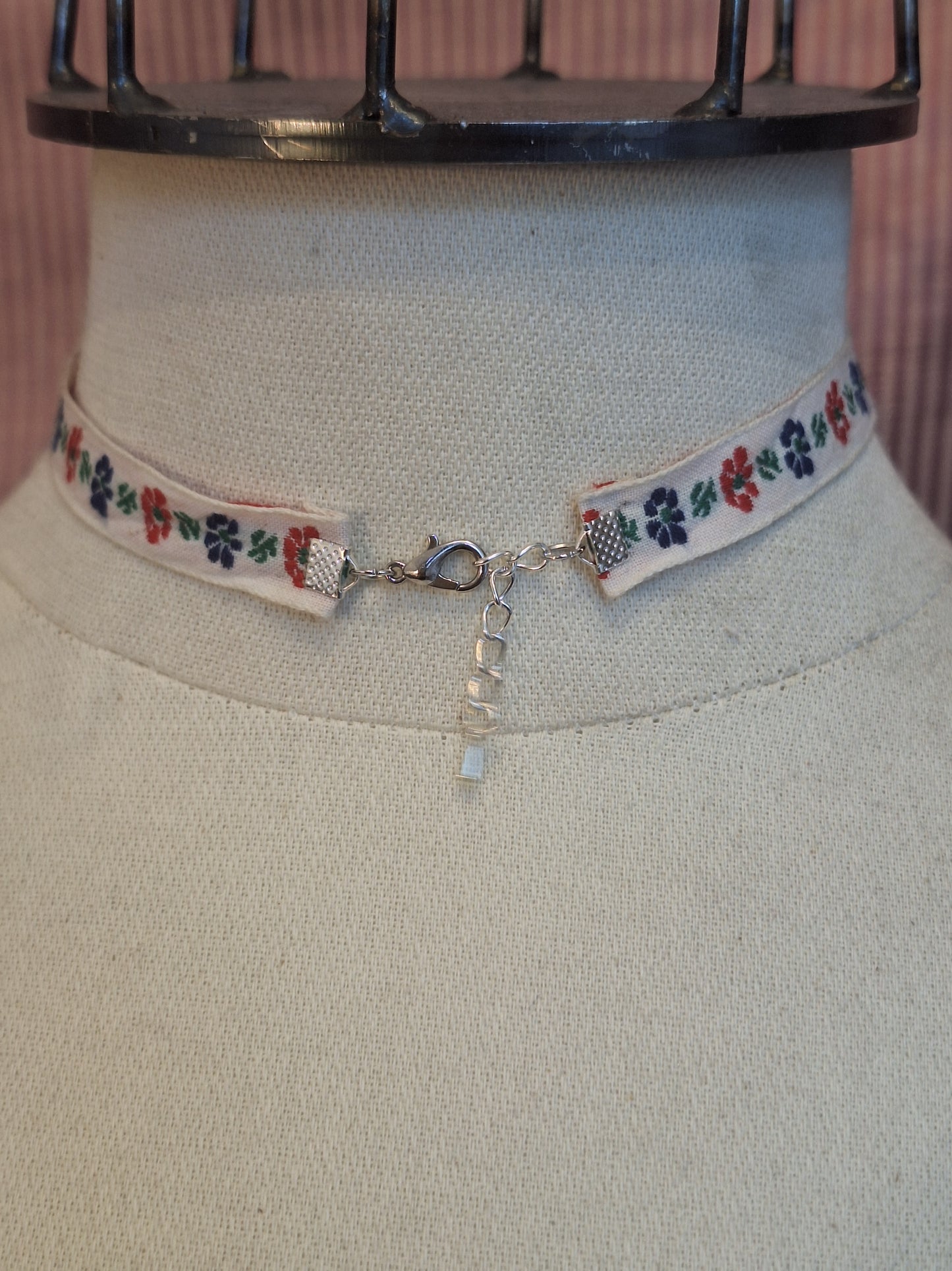 Naszyjnik choker APPLE