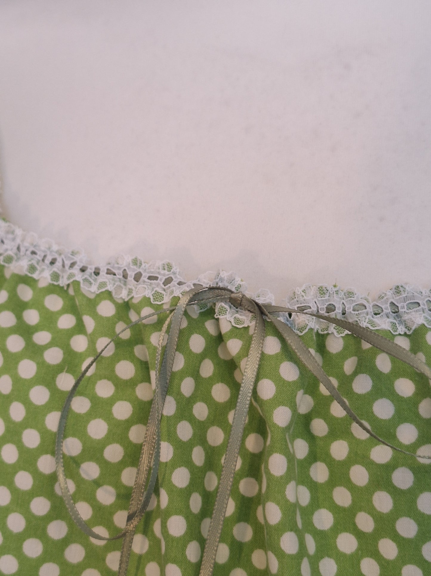 Top green polka dots S-L