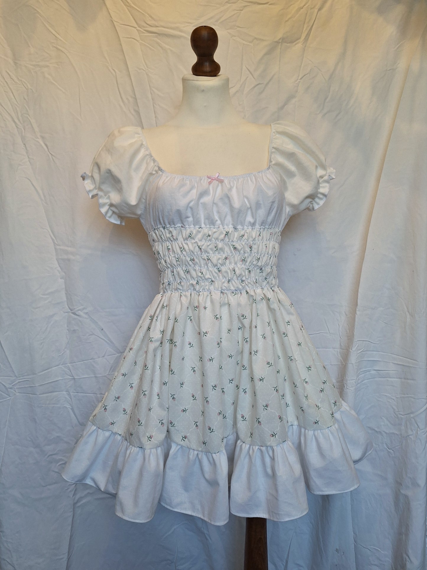 Sukienka milkmaid różowe kwiatki XS/S