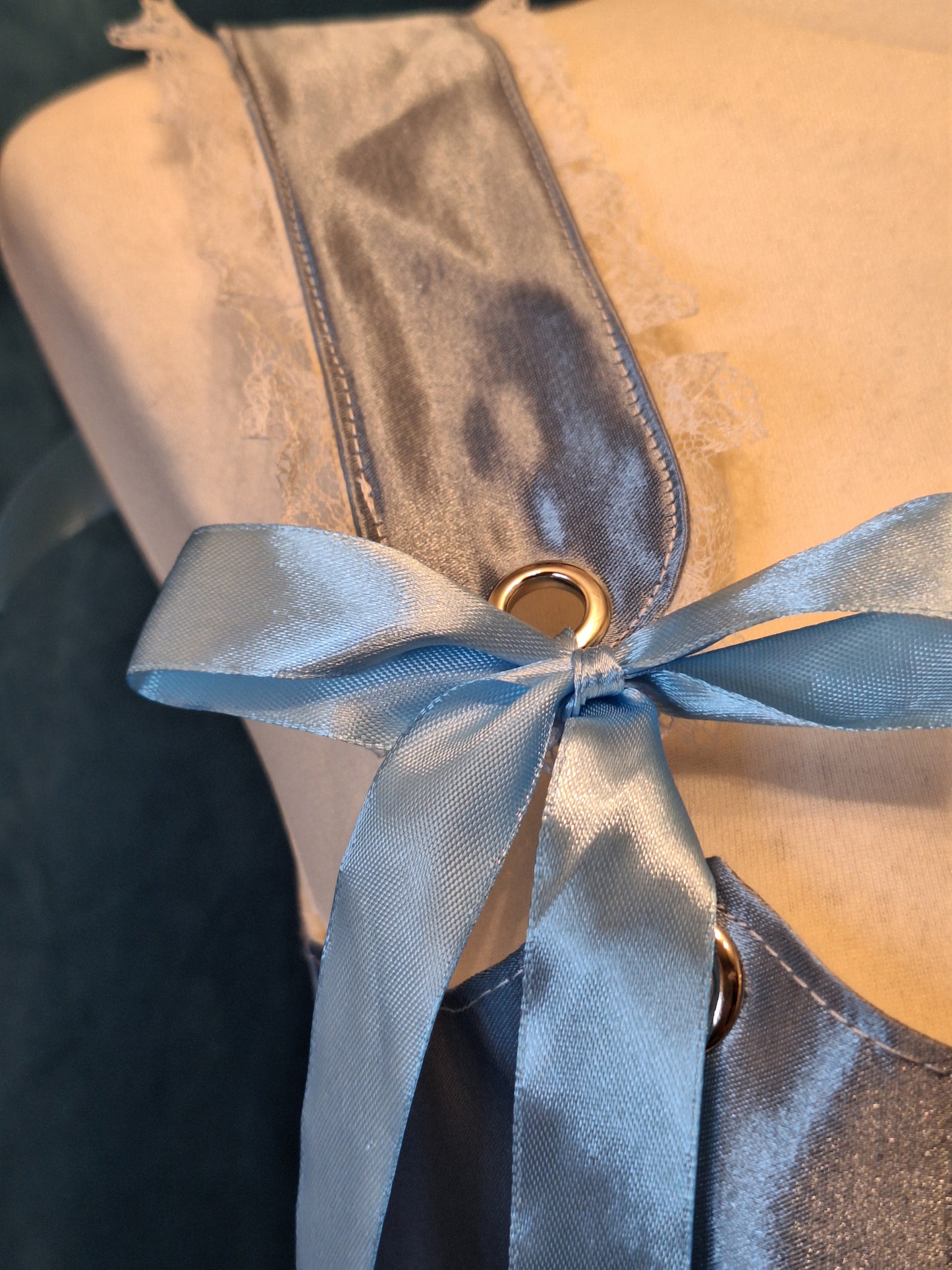 Gorset z wycięciem błękitny