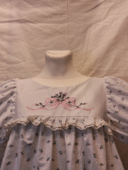 Sukienka babydoll w kwiatki