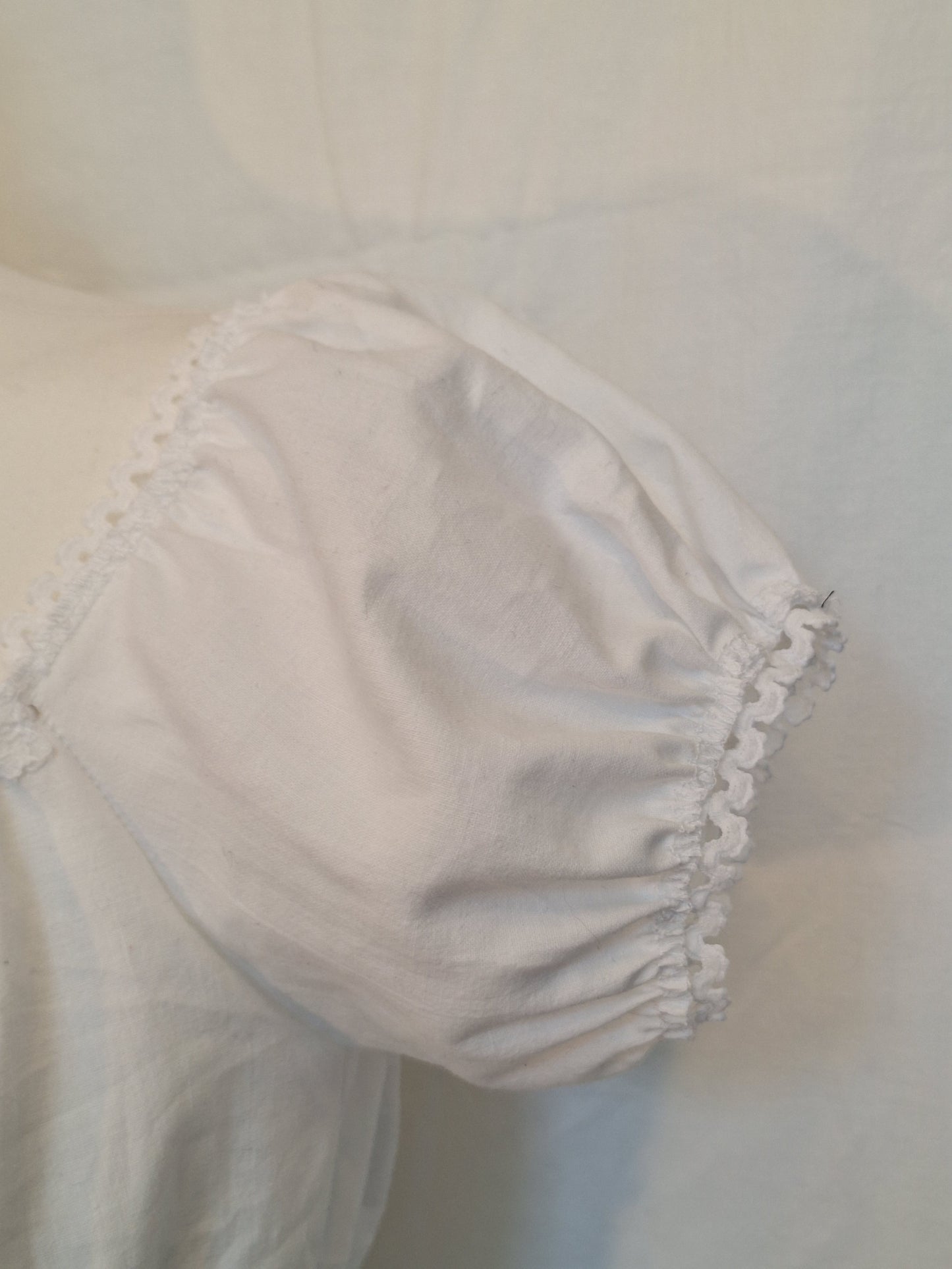Top white XS-M