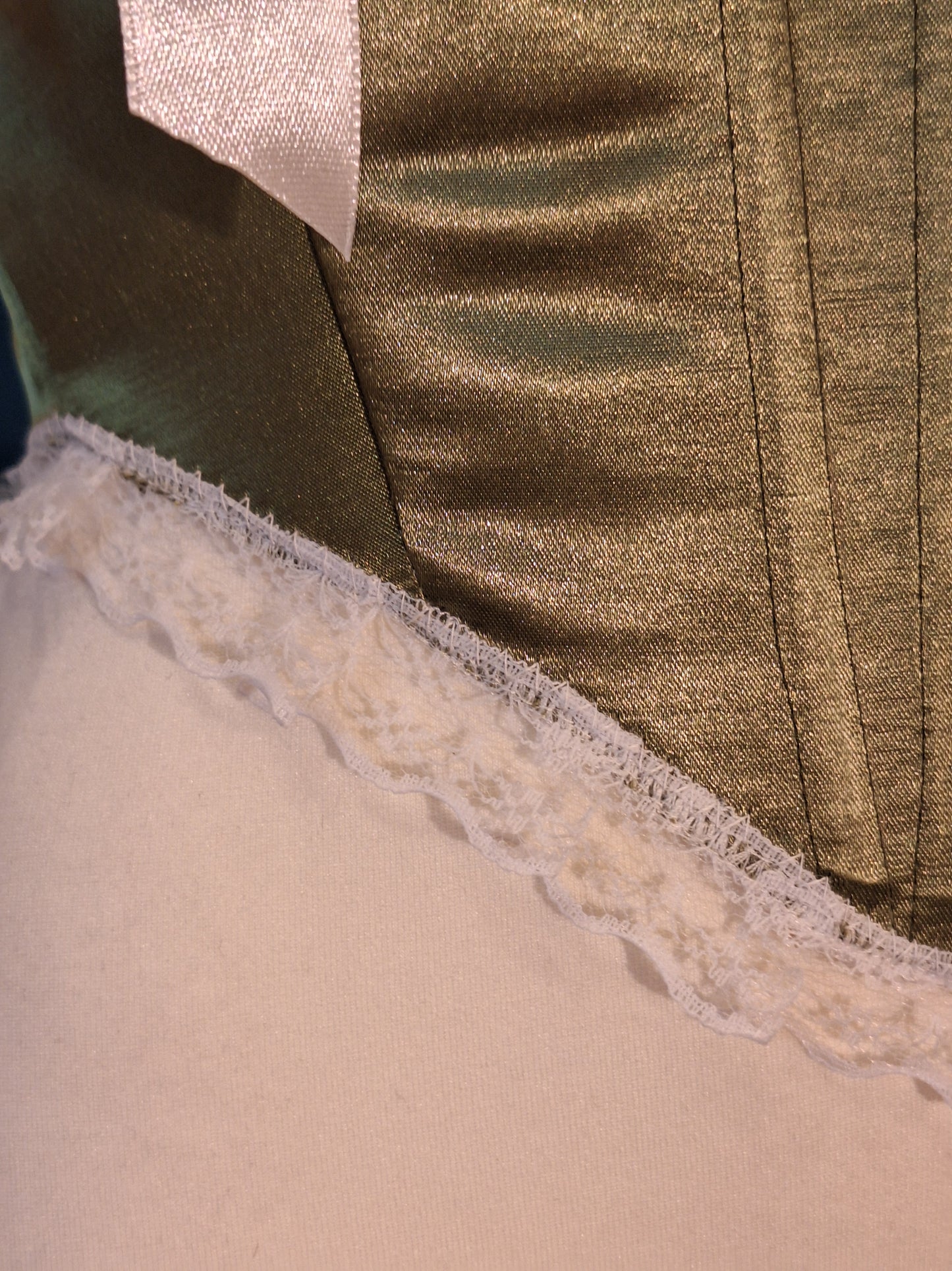 Gorset z wycięciem zielony