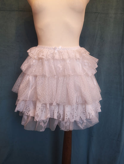 Chaotic lace skirt