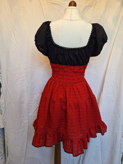 Sukienka milkmaid czarno-czerwona S/M