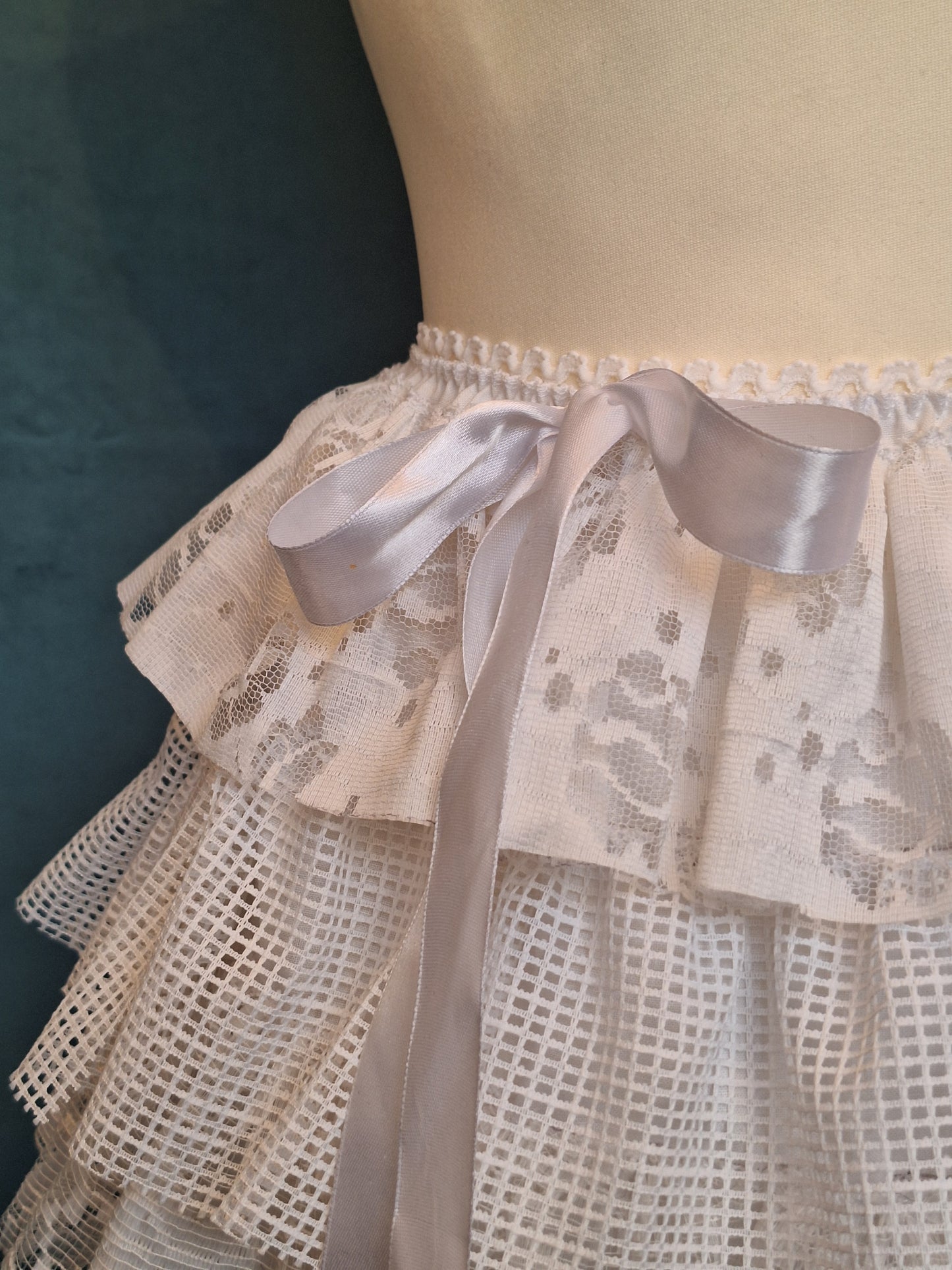 Spódniczka chaotic koronkowa